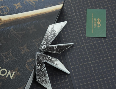 Kẹp lơ bida - Đôi cánh - Kỳ đà hoa trắng-đen