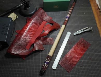 Bọc cơ da kỳ đà hoa đỏ-đen cho chuôi Musashi