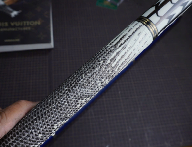 Bọc cơ da kỳ đà hoa trắng-đen cho chuôi Peri