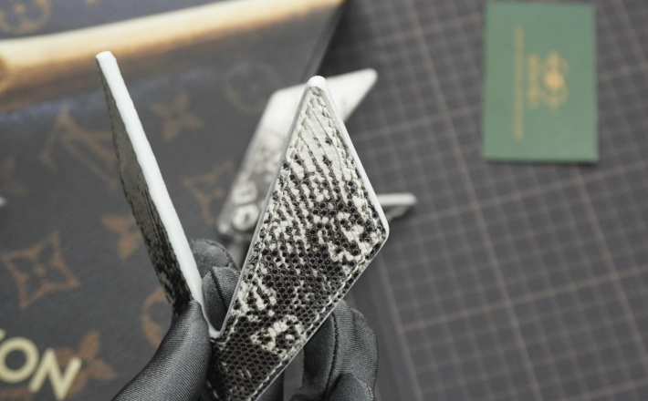 Kẹp lơ bida - Đôi cánh - Kỳ đà hoa trắng-đen