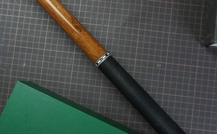 Bọc cơ da bò thường đen cho chuôi Peri