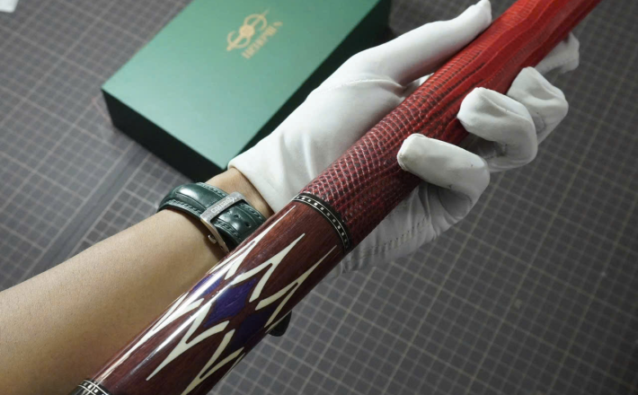 Bọc cơ da kỳ đà hoa đỏ-đen cho chuôi Musashi