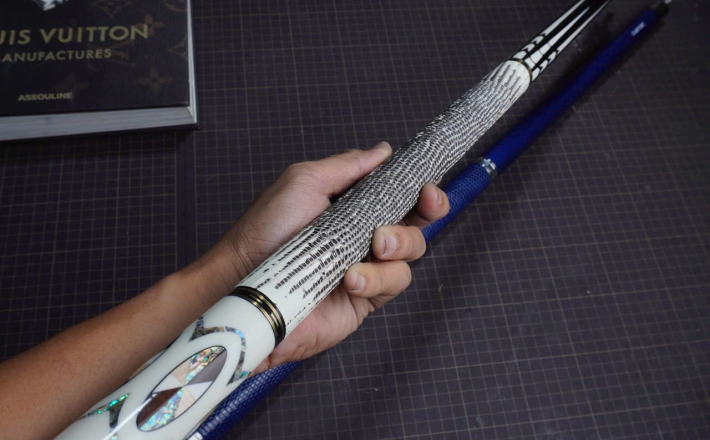 Bọc cơ da kỳ đà hoa trắng-đen cho chuôi Peri